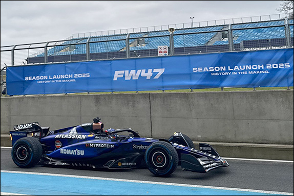 Карлос Сайнс за рулём Williams FW47