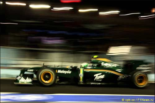 Хейкки Ковалайнен на трассе в Сингапуре