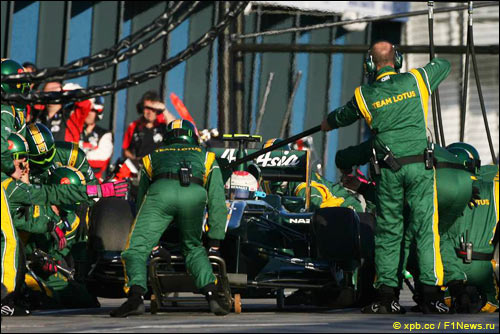 Пит-стоп Team Lotus