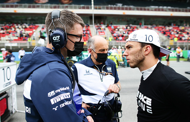 Пьер Амлин, Франц Тост, руководитель AlphaTauri и Пьер Гасли, фото пресс-службы команды