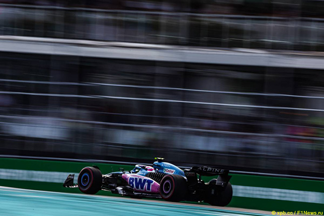 Пьер Гасли за рулём Alpine A523 на трассе в Майами