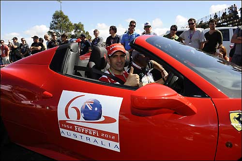 Марк Жене на параде Ferrari в Альберт-парке