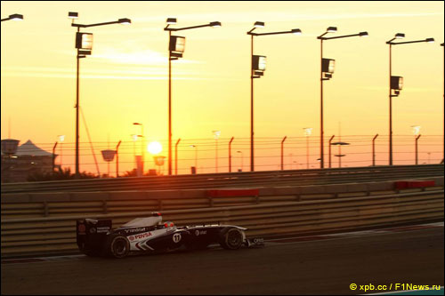 Рубенс Баррикелло на трассе Гран При Абу-Даби