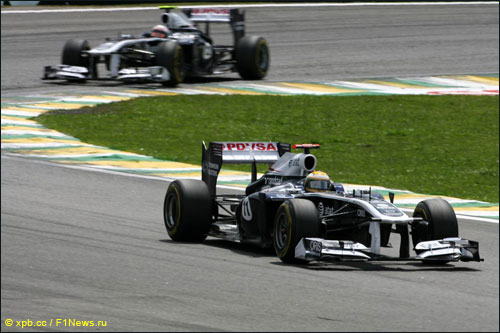 Пилоты Williams на трассе Гран При Бразилии