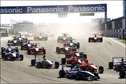 Старт гонки GP3