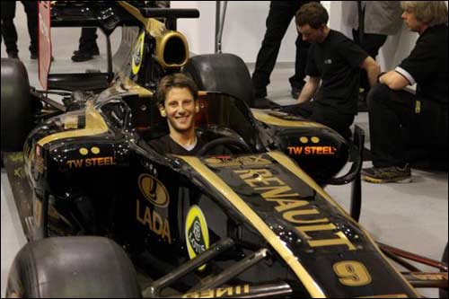 Роман Грожан во время отработки процедуры пит-стопа