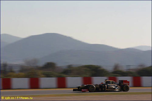 Роман Грожан на тестах в Барселоне