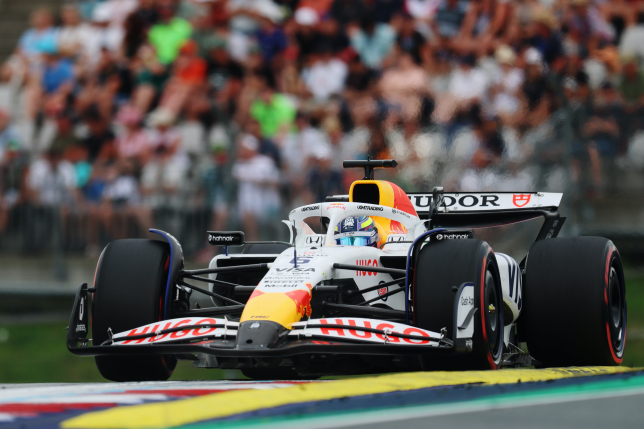 Айзек Хаджар за рулём машины VCARB 02, фото пресс-службы Racing Bulls