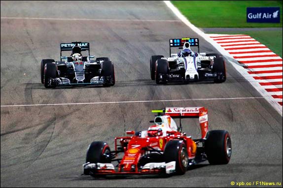 Хэмилтон опережает Боттаса