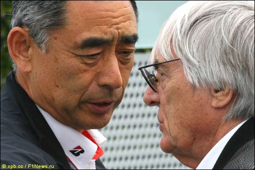 Монреаль. Хирошиде Хамашина и Берни Экклстоун