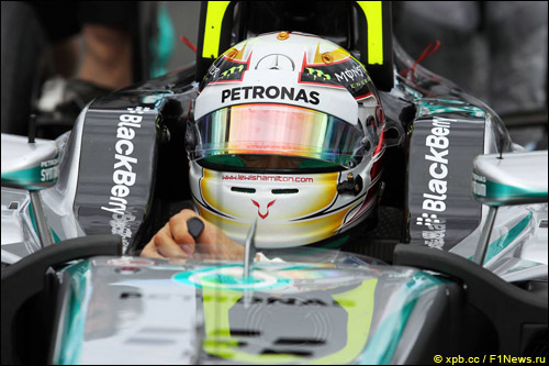 Льюис Хэмилтон