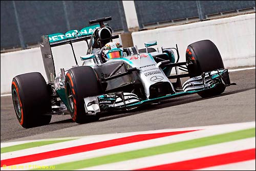 Льюис Хэмилтон