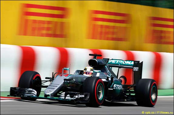 Льюис Хэмилтон