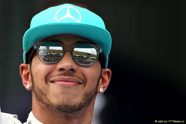 Льюис Хэмилтон - победитель квалификации в Малайзии