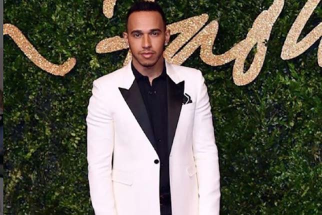 Льюис Хэмилтон на церемонии British Fashion Awards, где вручались награды за достижения в сфере моды 