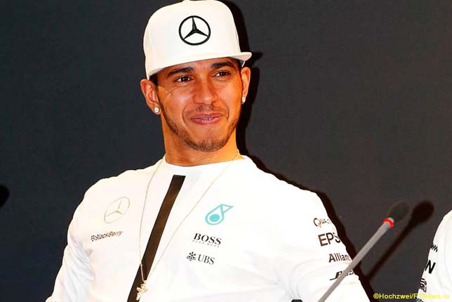 Льюис Хэмилтон на пресс-конференции в Штутгарте
