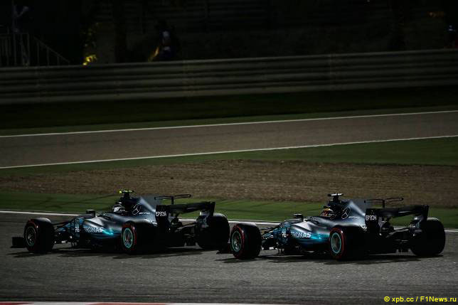 Льюис Хэмилтон и Валттери Боттас в Бахрейне