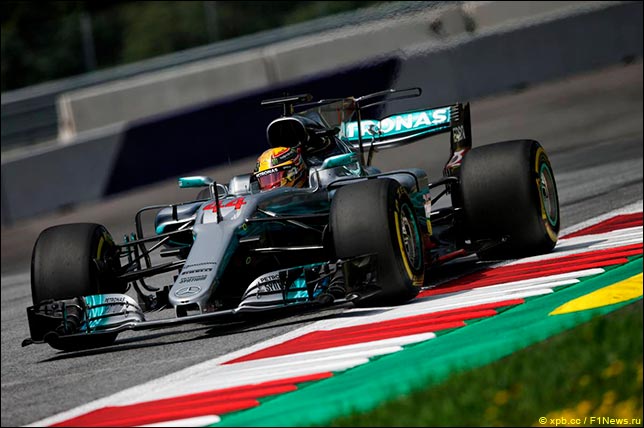 Льюис Хэмилтон