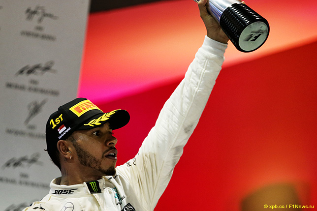Льюис Хэмилтон - победитель Гран При Сингапура