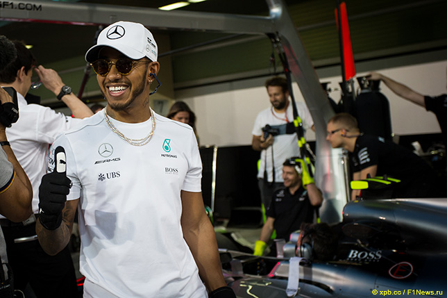 Льюис Хэмилтон