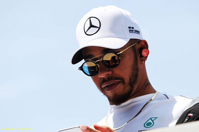 Льюис Хэмилтон