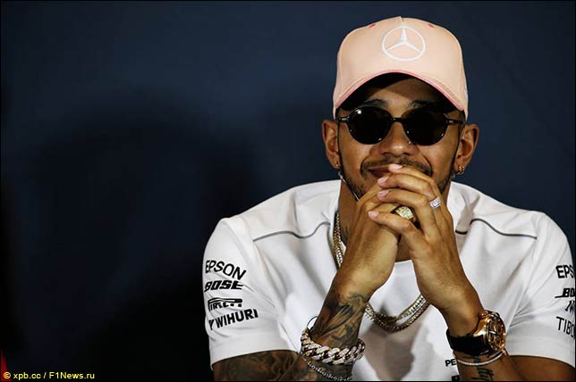 Льюис Хэмилтон