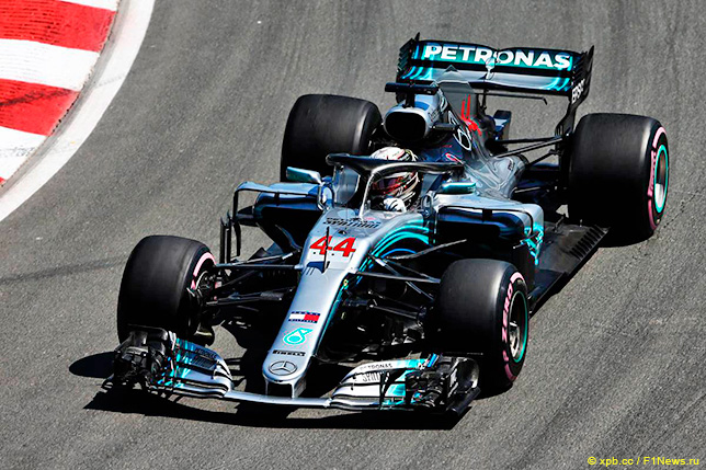 Льюис Хэмилтон на трассе в Монреале