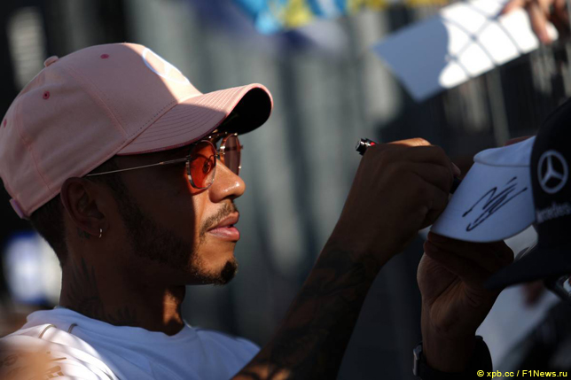 Льюис Хэмилтон