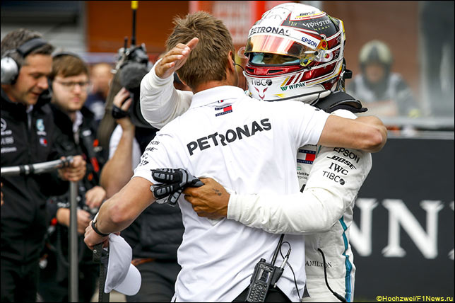 Льюис Хэмилтон