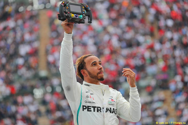 Льюис Хэмилтон