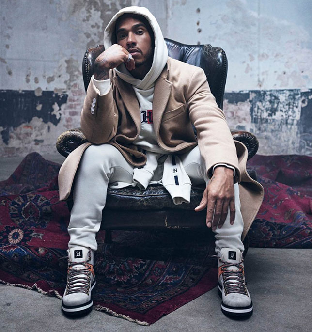 Льюис Хэмилтон демонстрирует свою новую коллекцию одежды