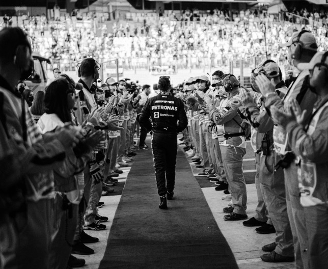 Льюис Хэмилтон и команда Mercedes, фото пресс-службы команды
