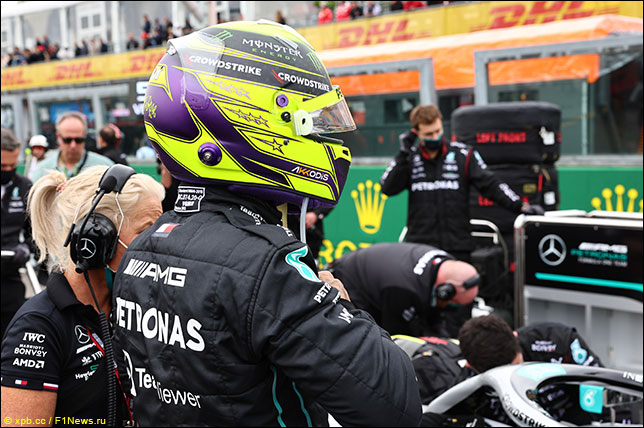 Льюис Хэмилтон