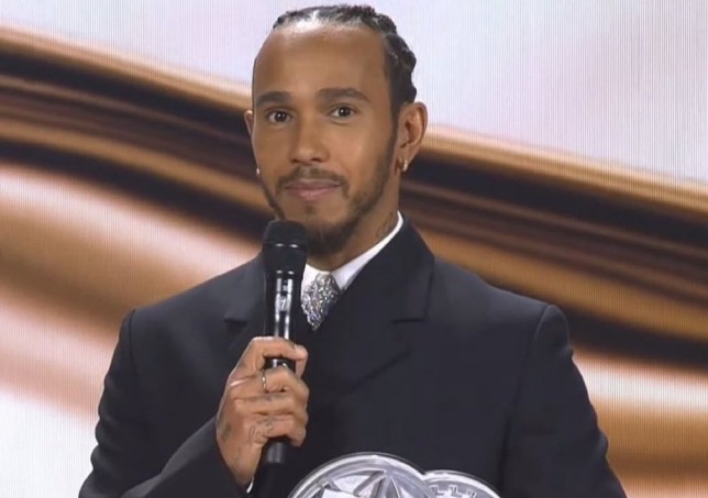 Льюис Хэмилтон на гала-церемонии FIA в Баку, фото из социальных сетей