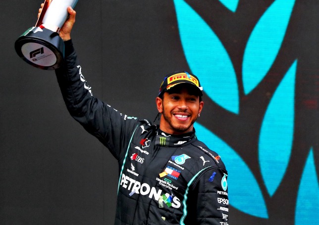 Такой фотографией Льюис Хэмилтон сопроводил своё сегодняшнее заявление