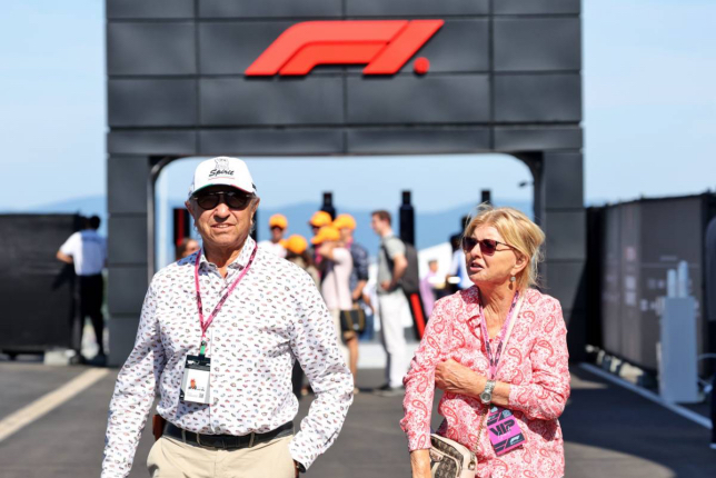 Джо Рамирес с супругой в паддоке Хунгароринга, фото XPB