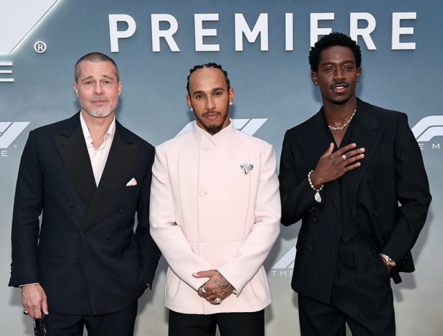 Брэд Питт, Льюис Хэмилтон и Демсон Идрис на нью-йоркской премьере F1 The Movie, фото из социальных сетей