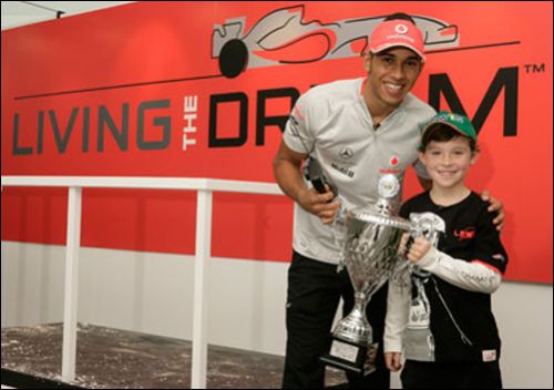 Льюис Хэмилтон и Оливер Гудвин