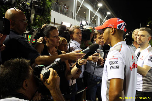 Льюис Хэмилтон на Гран При Сингапура