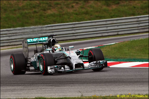 Льюис Хэмилтон