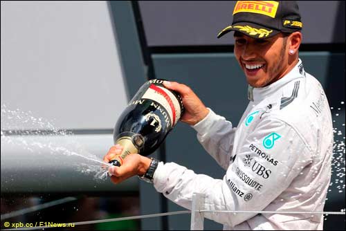 Льюис Хэмилтон