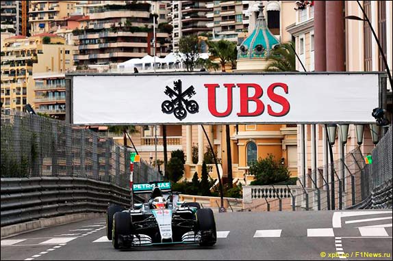 Льюис Хэмилтон