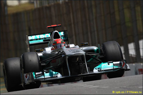 В 2012-м Михаэлю Шумахеру и Нико Росбергу предстоит пилотировать Mercedes AMG Petronas Formula 1 Team W03