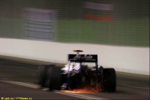 Нико Росберг на тренировке в Сингапуре