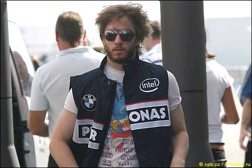 Хоккенхайм. Утро воскресенья. Ник Хайдфельд