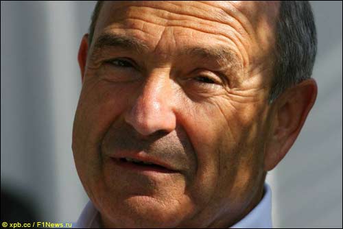 Петер Заубер