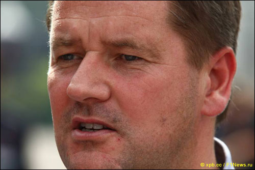 Руководитель гоночных программ Pirelli Пол Хембри