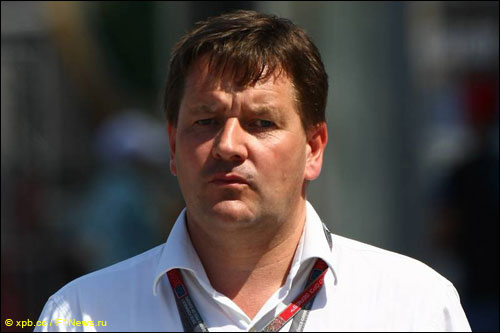 Руководитель гоночных программ Pirelli Пол Хембри