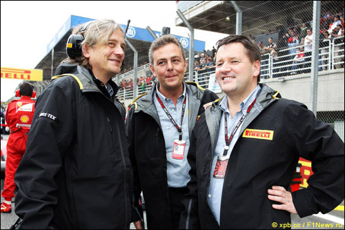 Пол Хембри (справа)