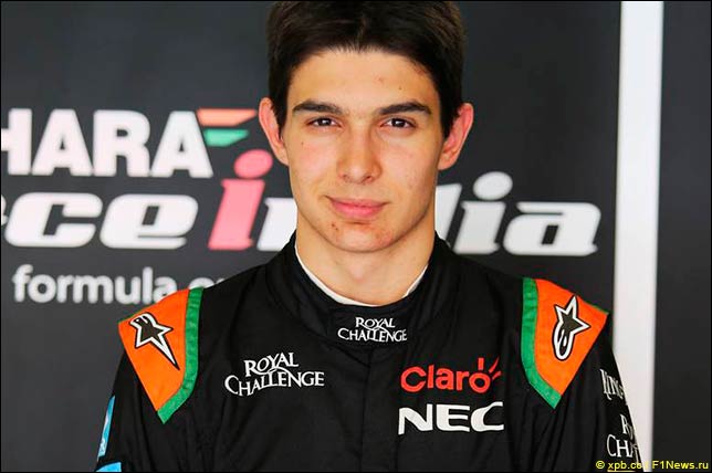 Эстебан Окон в комбинезоне Force India в 2015-м